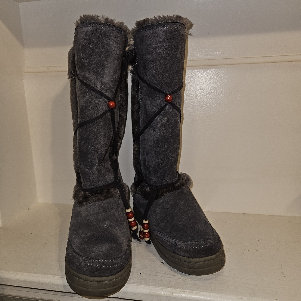 WOMEN'S AUTHENTIC UGGS ULTRA TALL GRAYl #5359 BOOTS SIZE 9 W/ BEADS - Picture 3 of 13